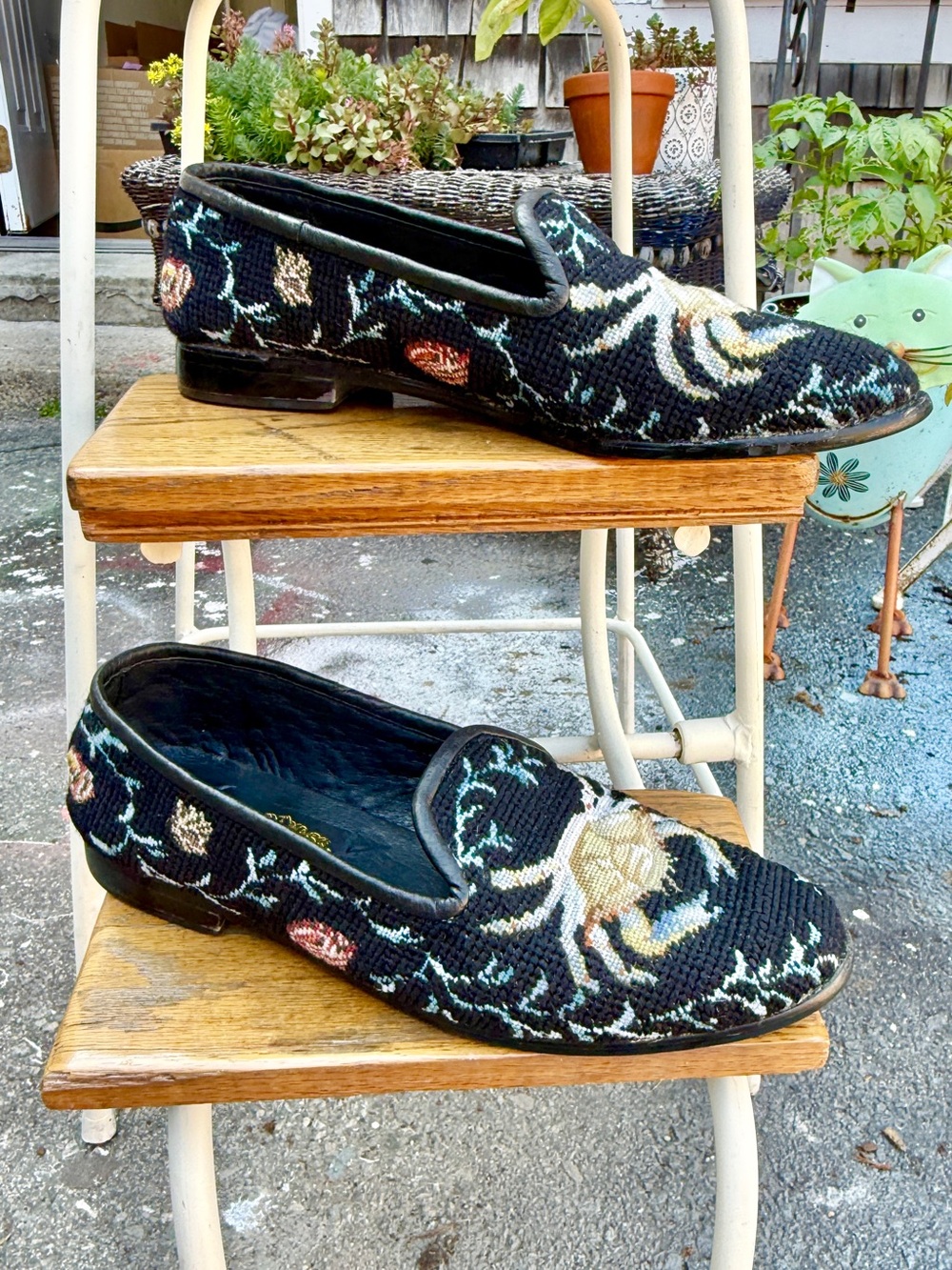 The Larkspur Collection Black Needlepoint Crab Loafers (size 7.5)
